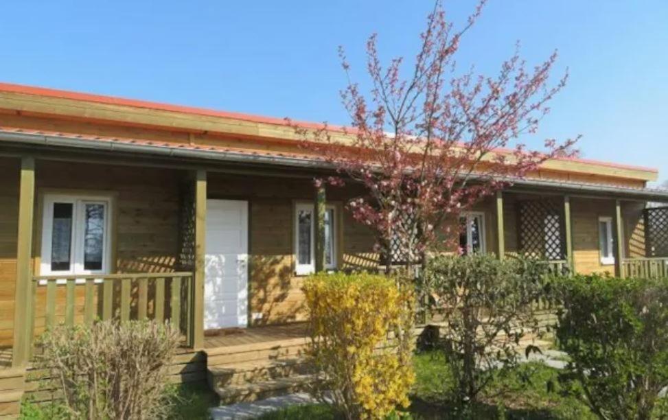 Domaine Des Epinettes Hotel Saint-Romain-de-Jalionas Exterior foto